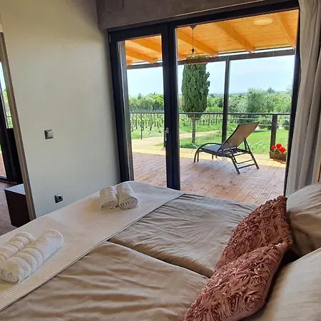 Collis Winery - Family & Friends - Mobilhome Campingplads *