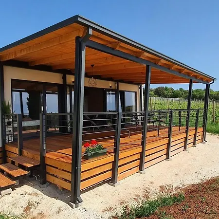 Collis Winery - Family & Friends - Mobilhome Campingplads *